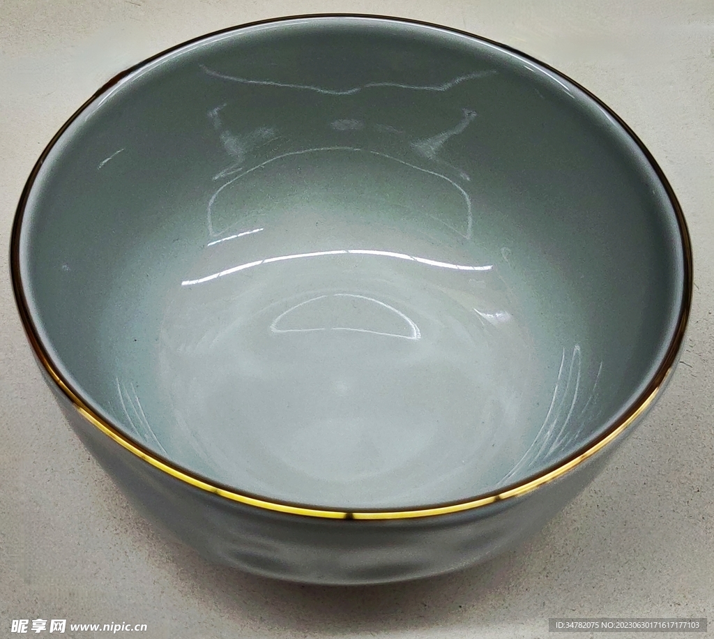 圆形陶瓷碗