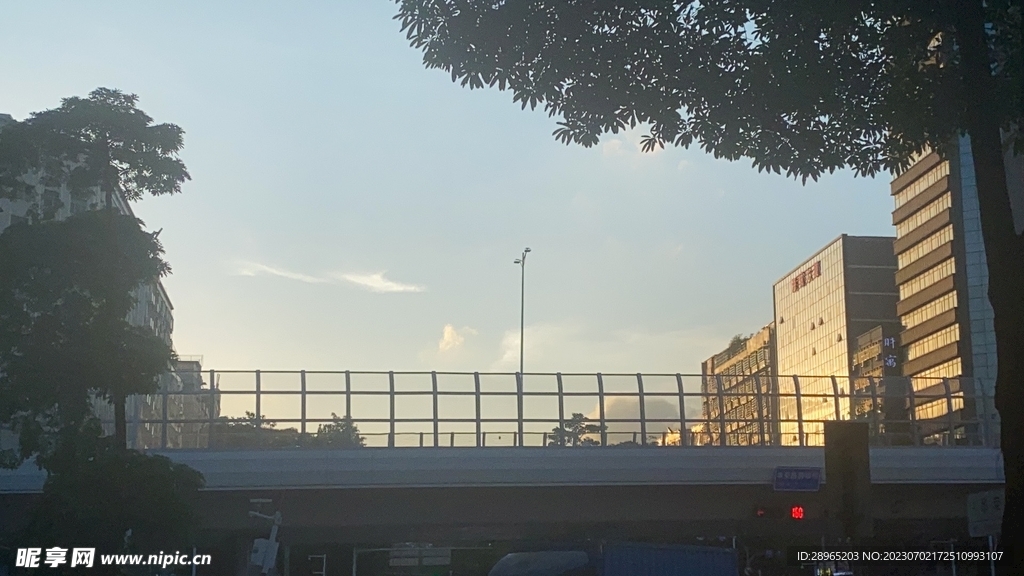 天桥