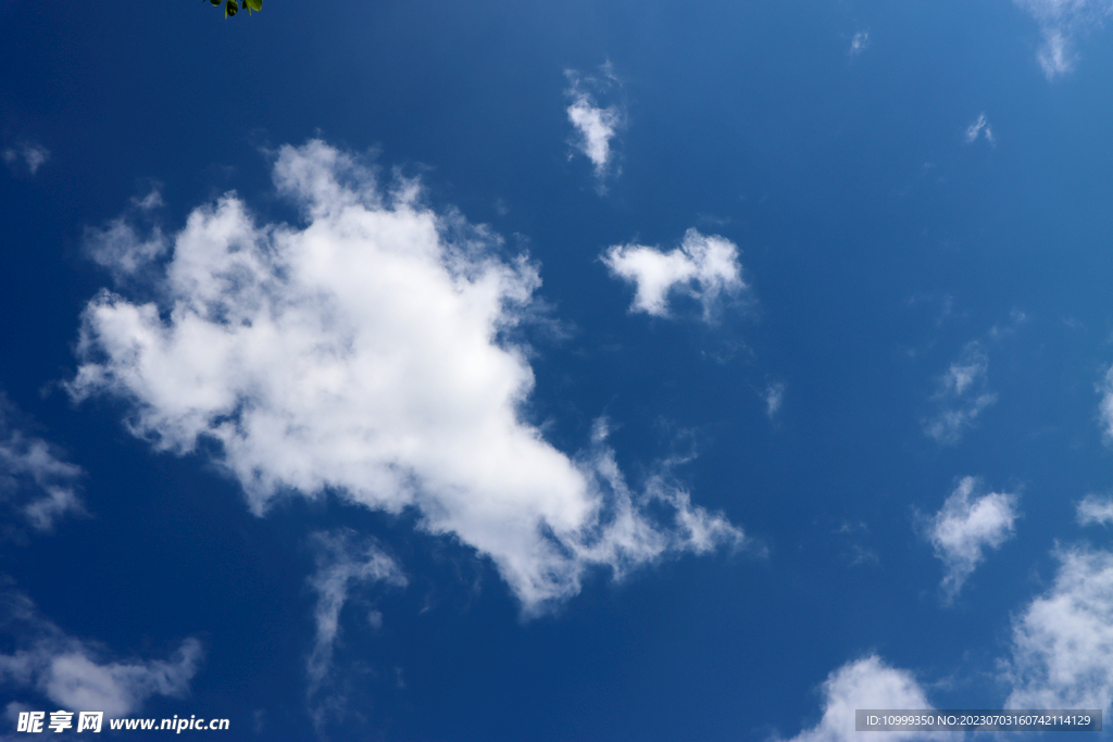 蓝天白云