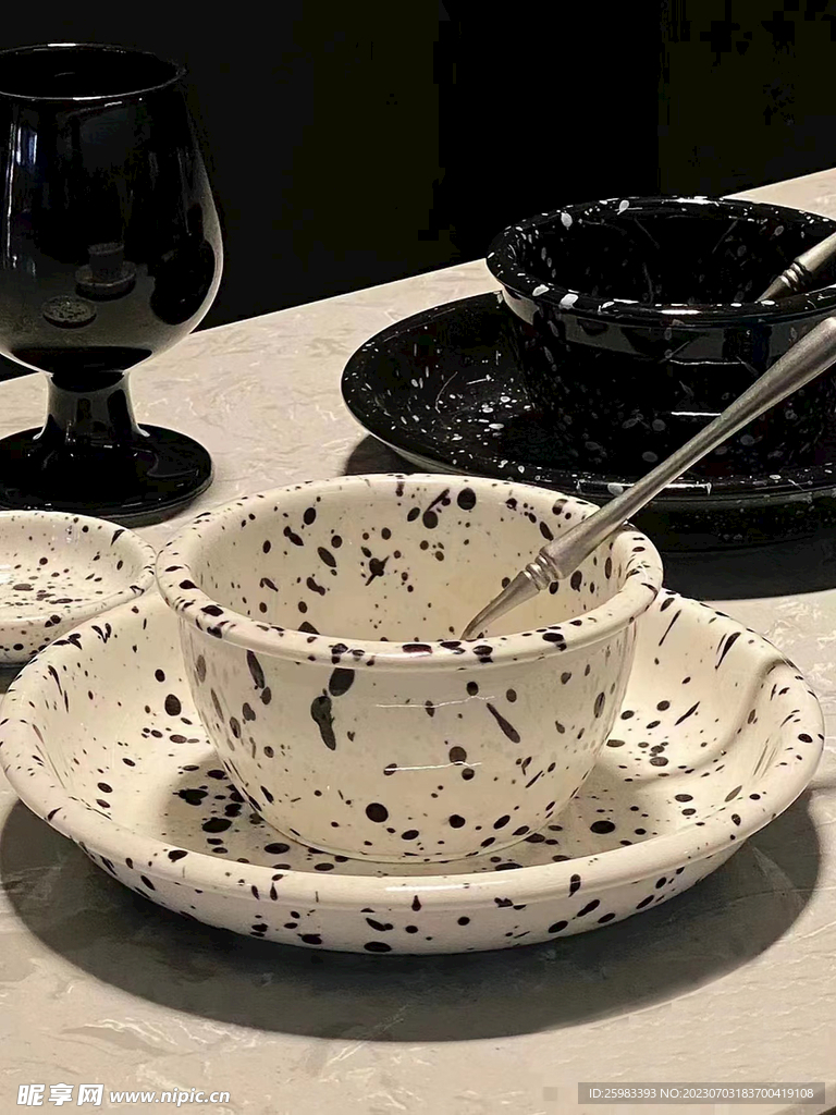 创意陶瓷碗碟