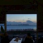 窗口大海