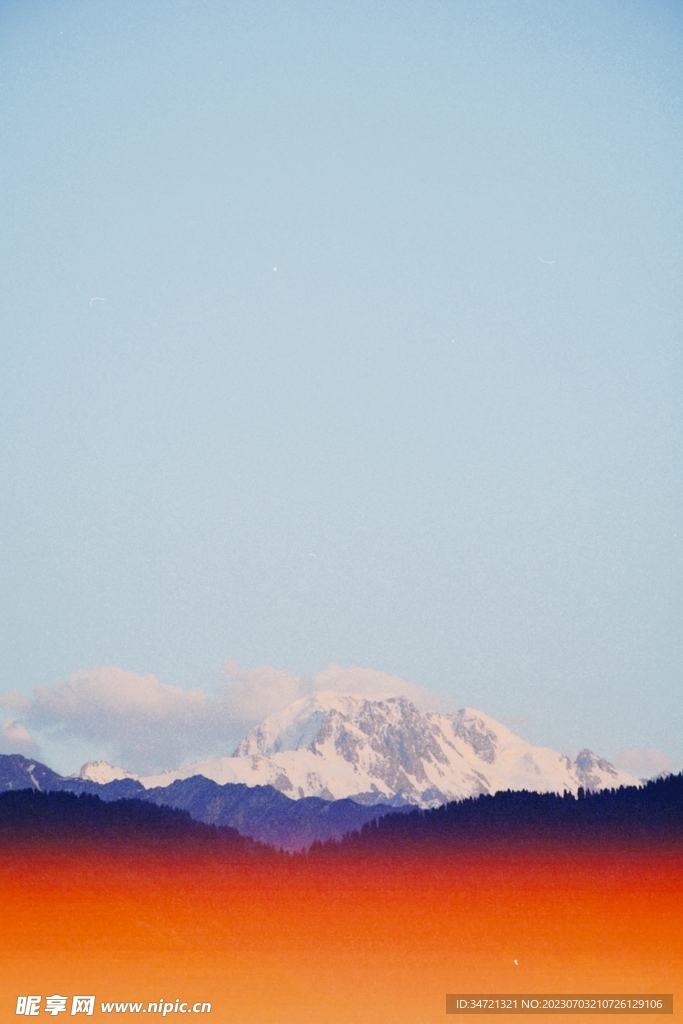 雪山山顶
