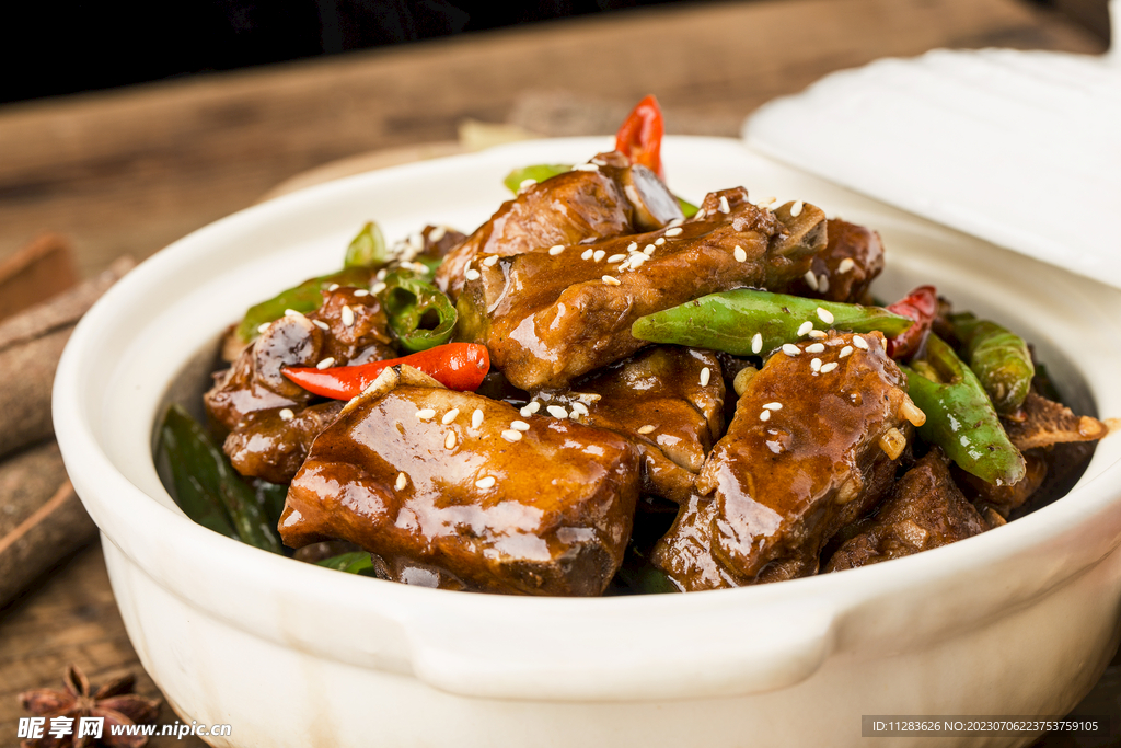 红烧排骨美食