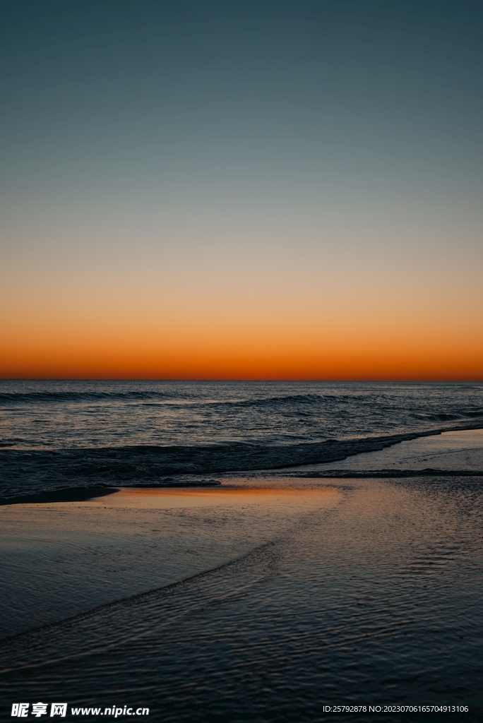 夕阳黄昏海滩