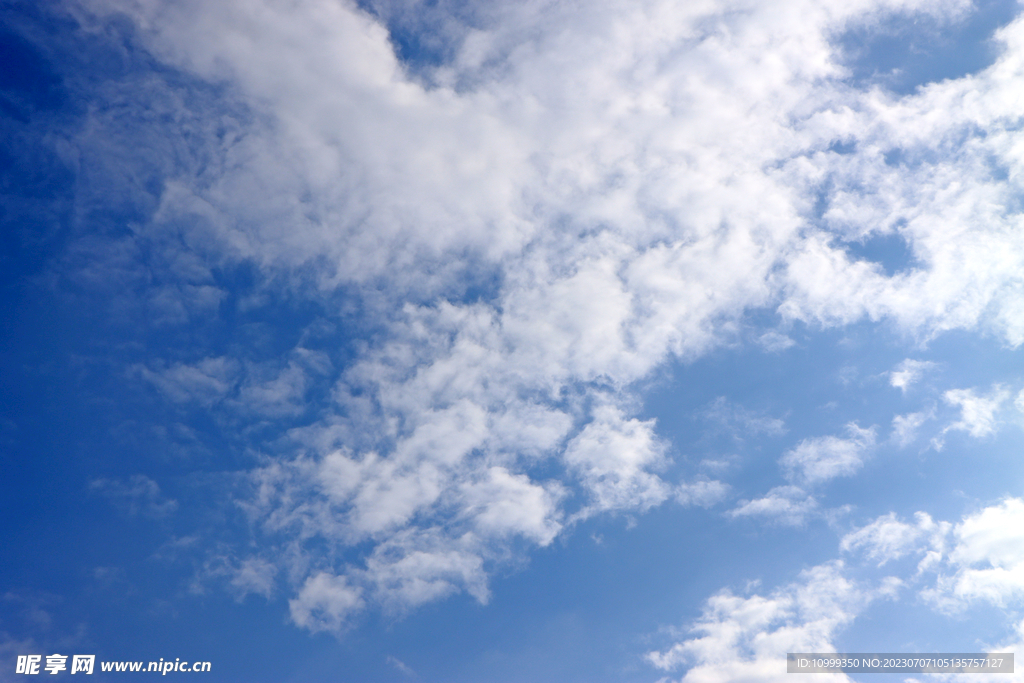 蓝天白云