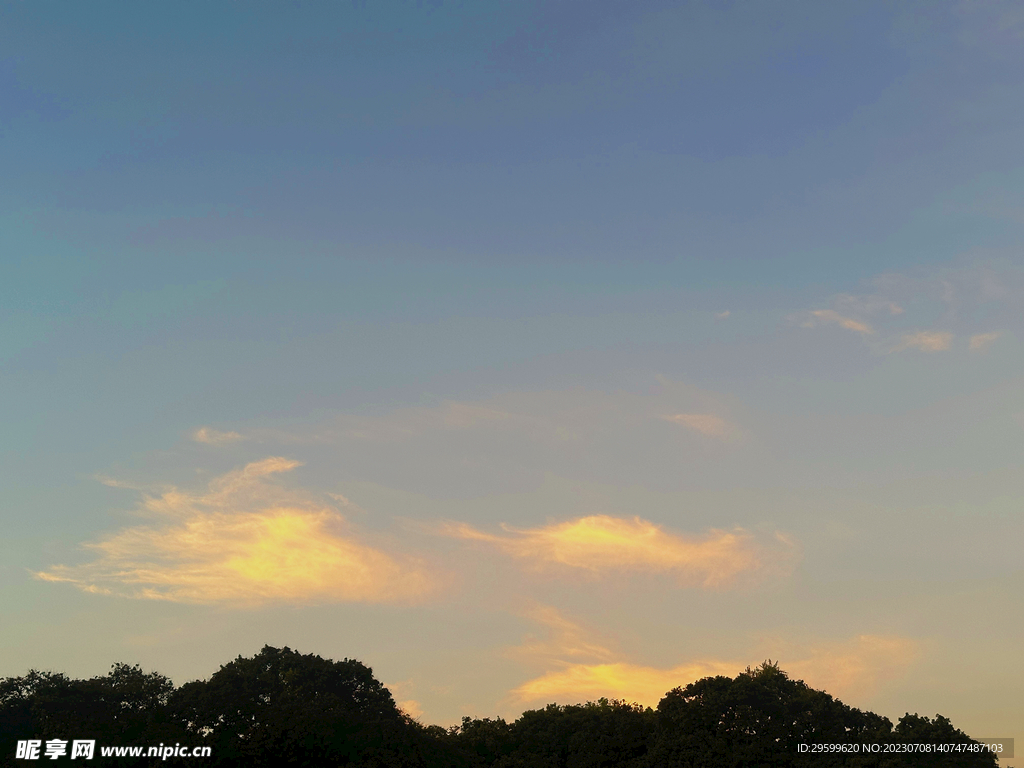 天空