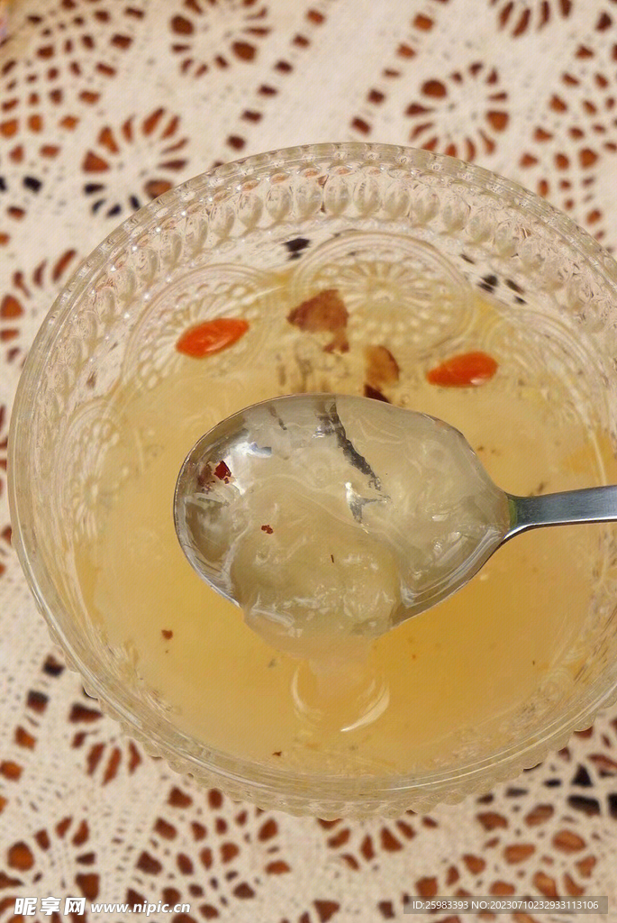 银耳枸杞羹