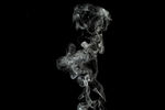 白色烟雾缭绕