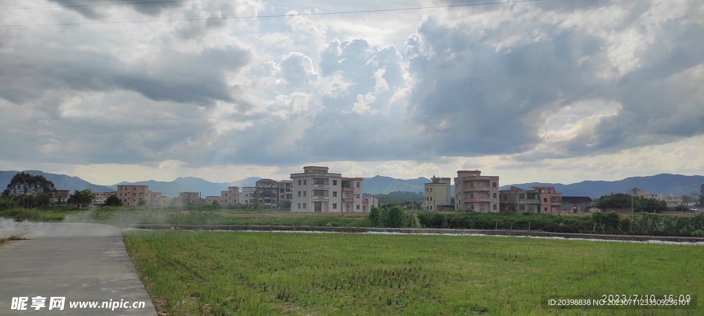 田野云层