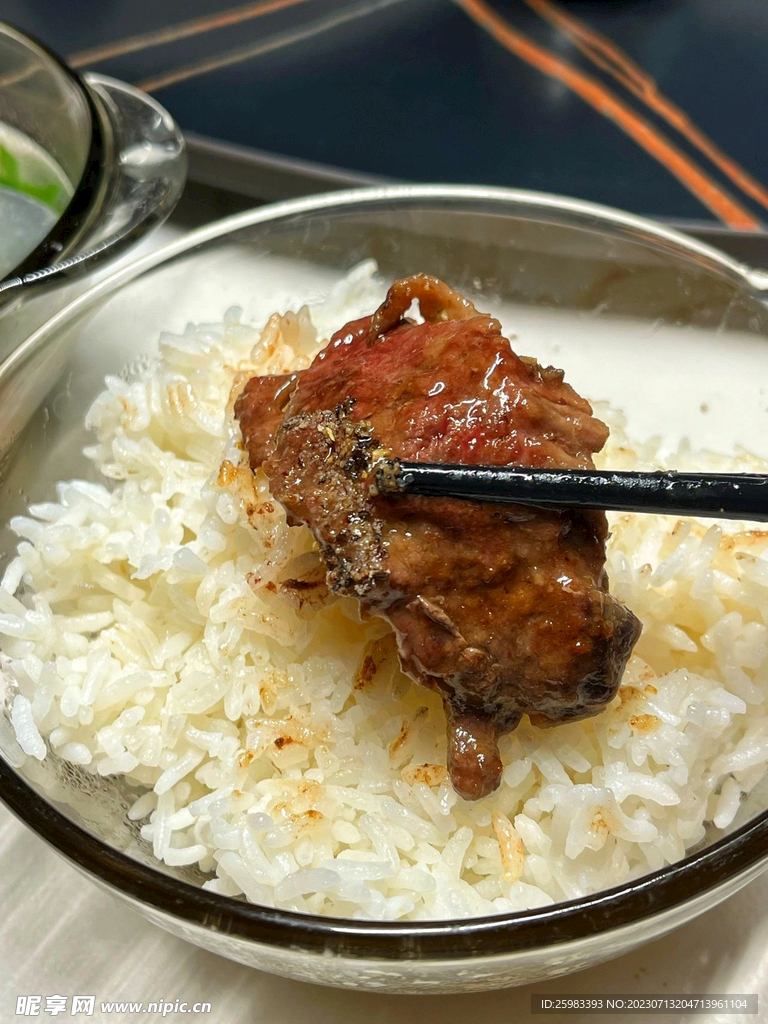 酱烤牛肉饭