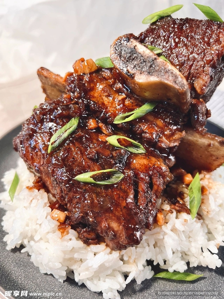 酱烤牛排饭