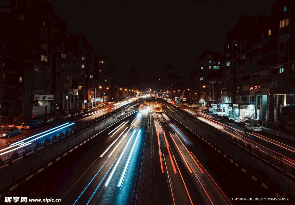 城市道路夜景