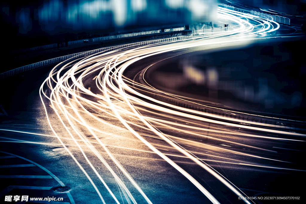 城市道路夜景 