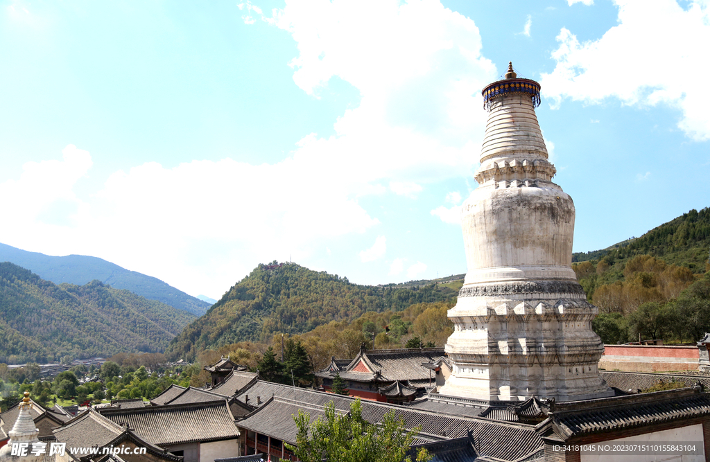五台山里的白塔