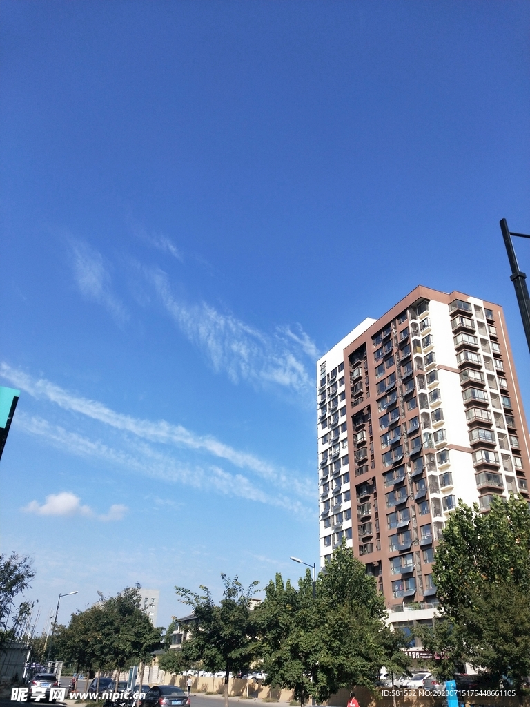 蓝天  白云   建筑  空气
