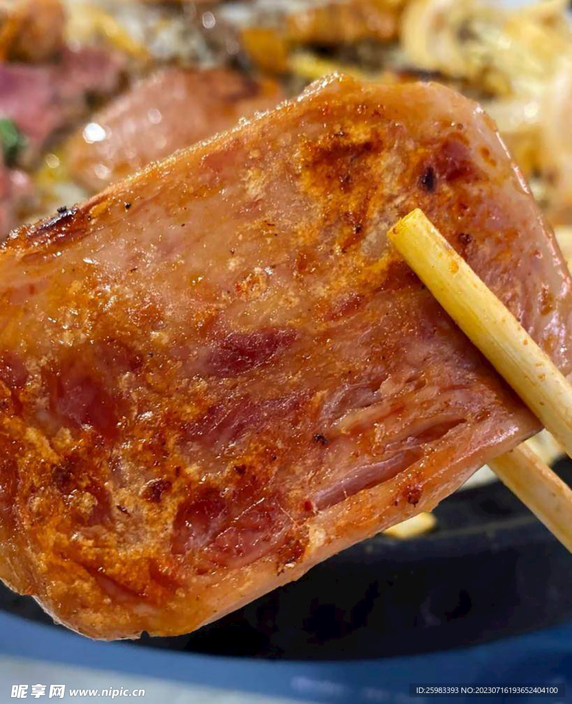 火腿肠烤肉片