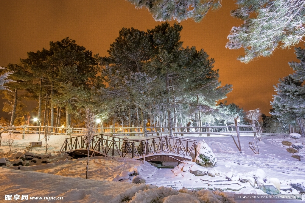 雪后公园的黄昏