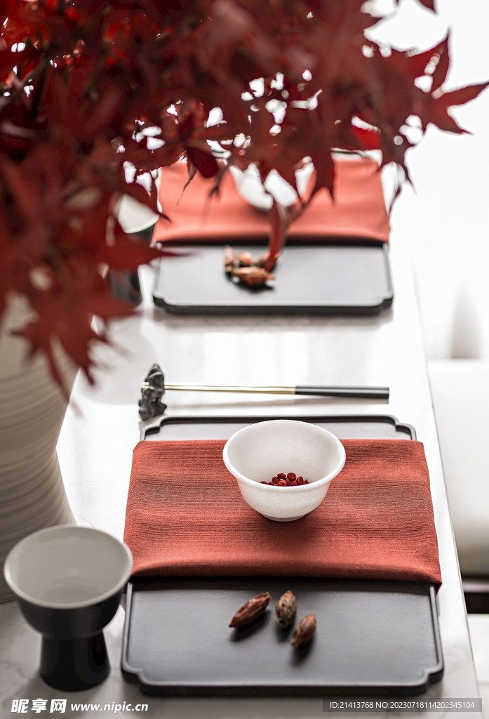 餐具餐盘摆台