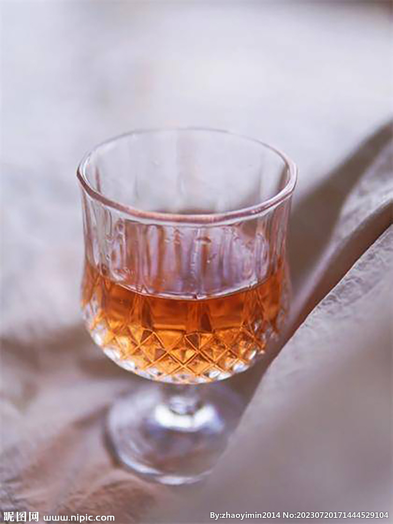 红葡萄酒