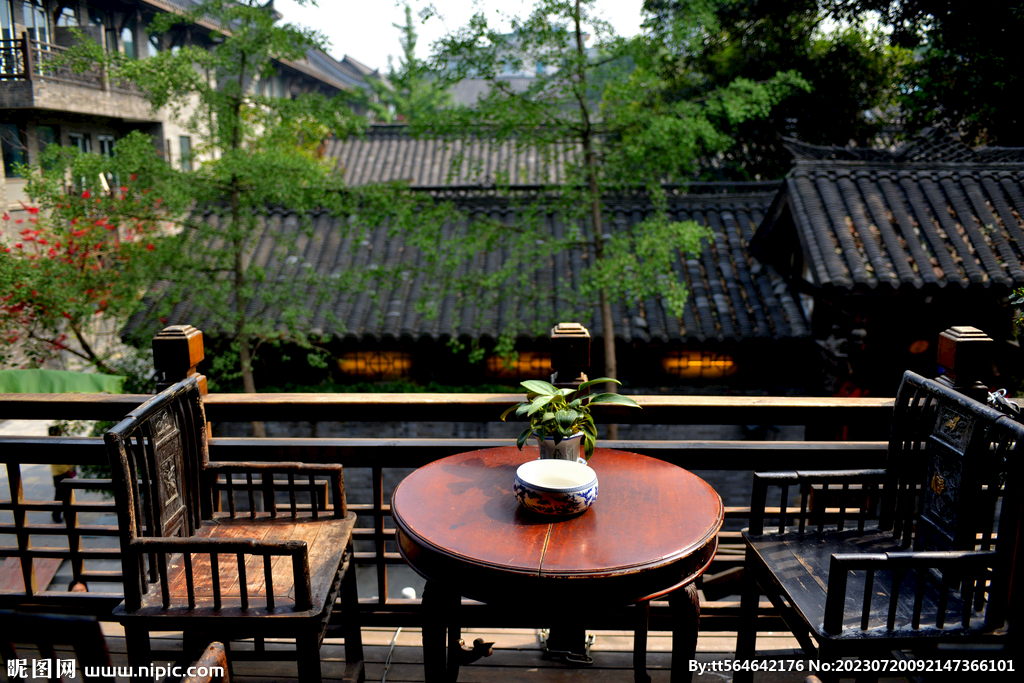 临街茶屋阳台