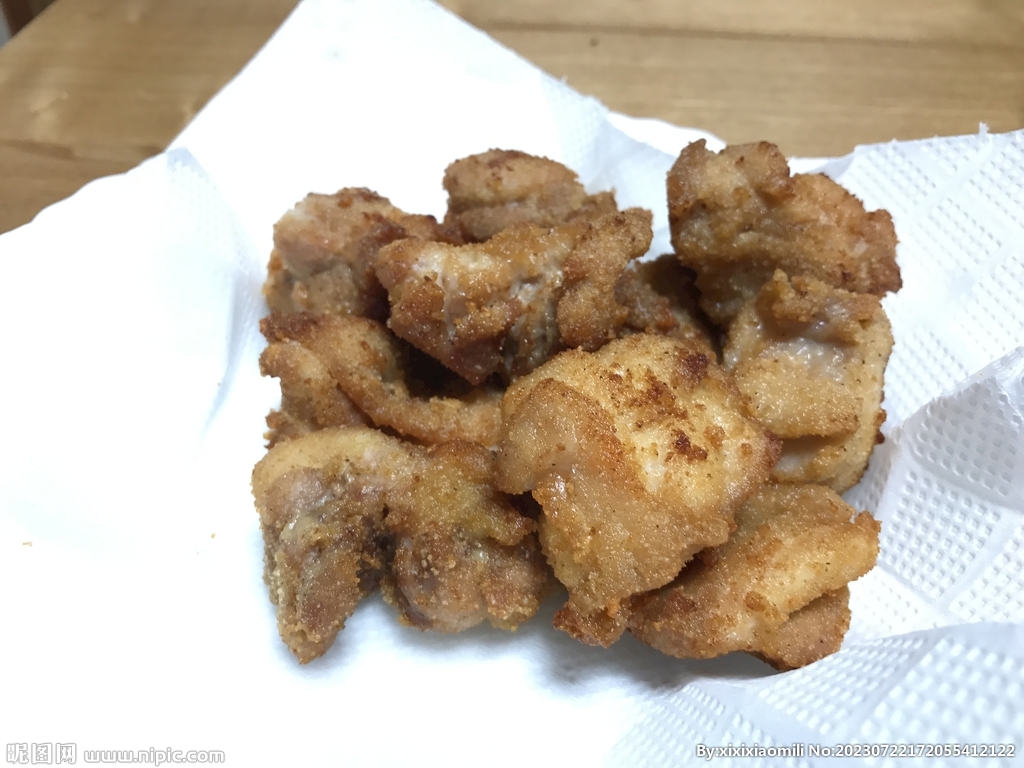 炸鸡块美食