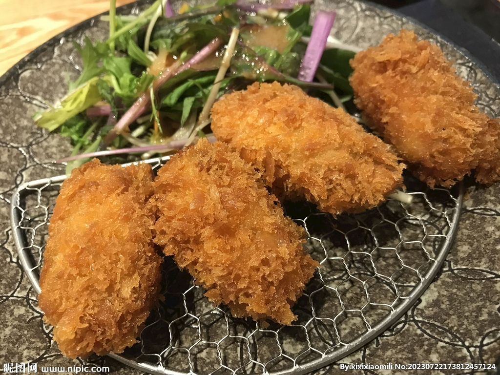油炸鸡块美食