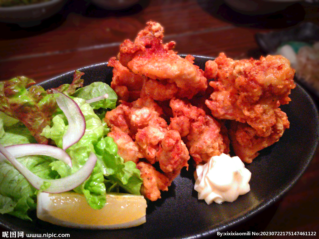 炸鸡块美食