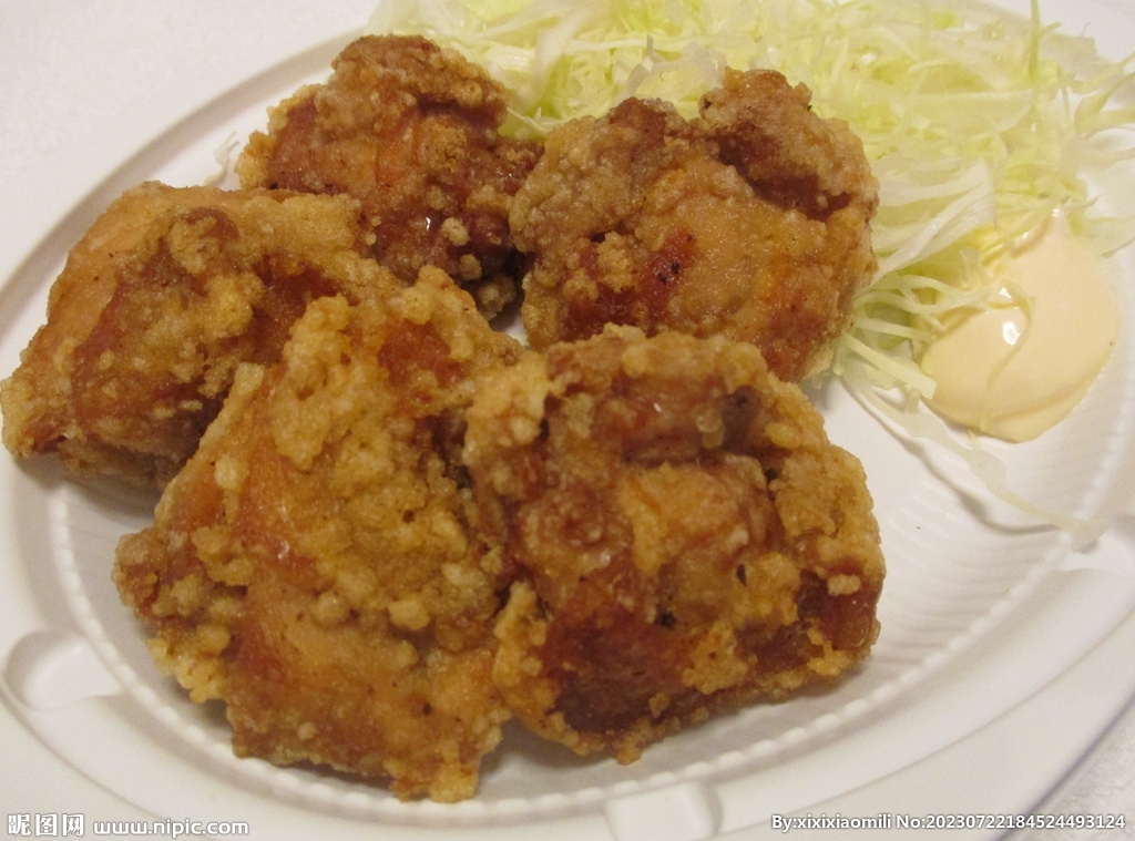 油炸鸡块美食