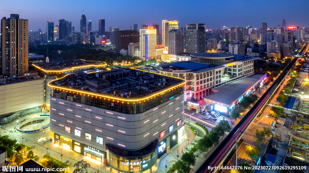 武汉国际广场商圈夜景