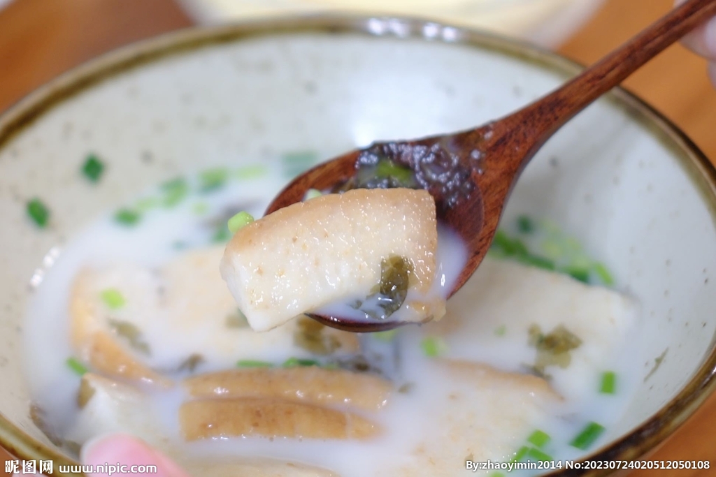 牛奶泡油条