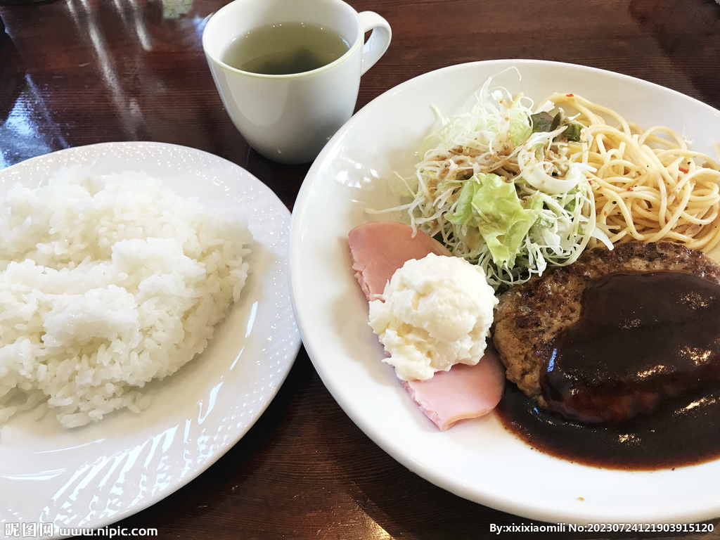 牛肉酱汁美食套餐