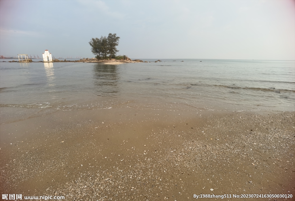 海边沙滩 海水和沙滩