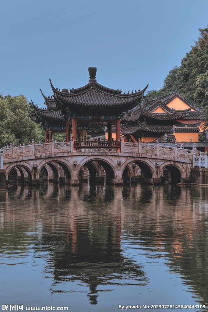 飞檐古建筑