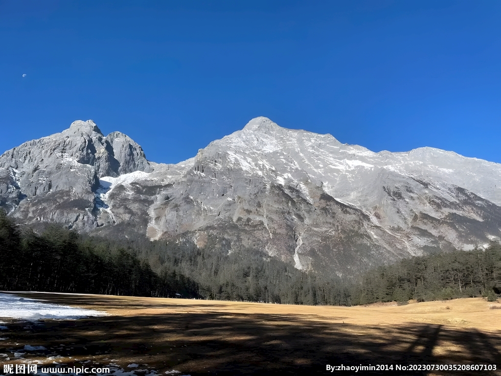 石头山