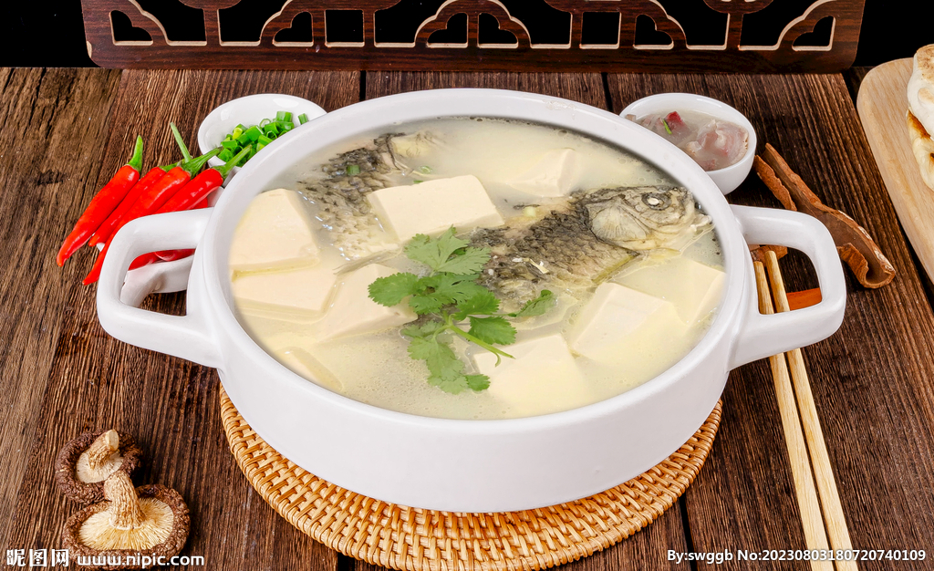 鲫鱼豆腐汤
