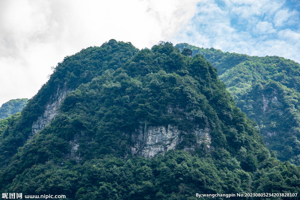 高山
