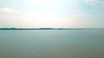 平移航拍邵伯湖湖面