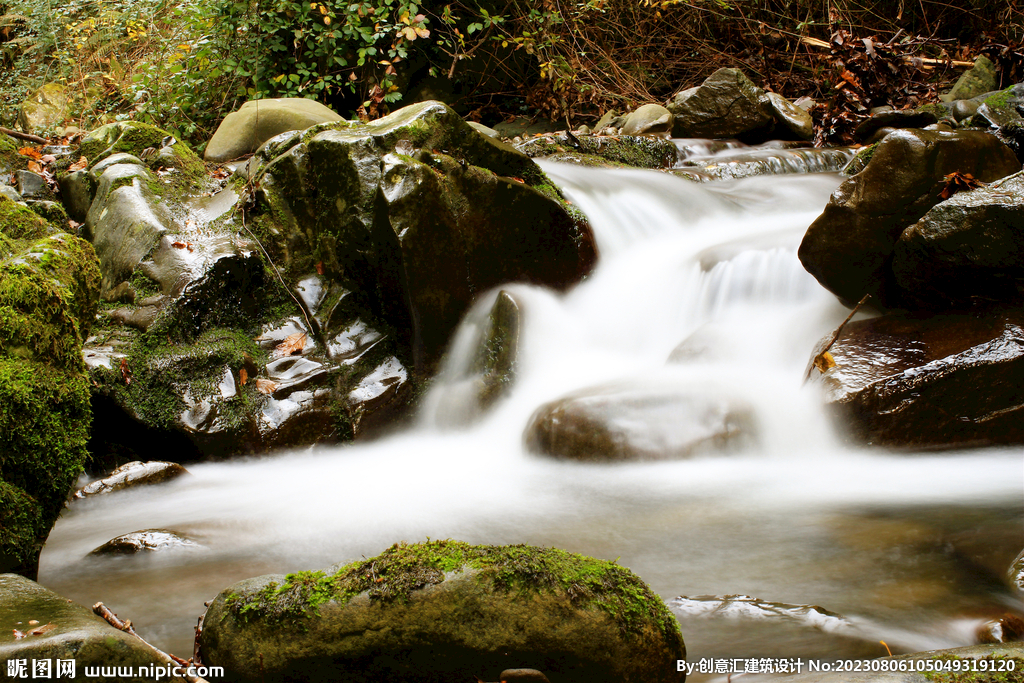 山林溪流