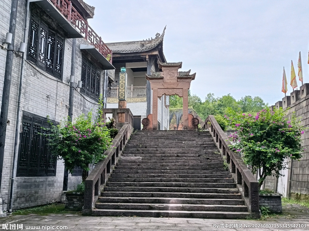 寻找成渝文旅新地标丨文旅局长代言“拉票” 2100年历史的龙凤古镇来了！ - 封面新闻