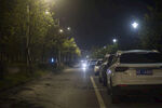 夜间工业区路段随牌