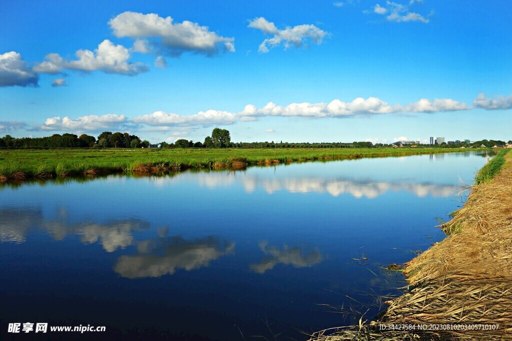 田野湖景