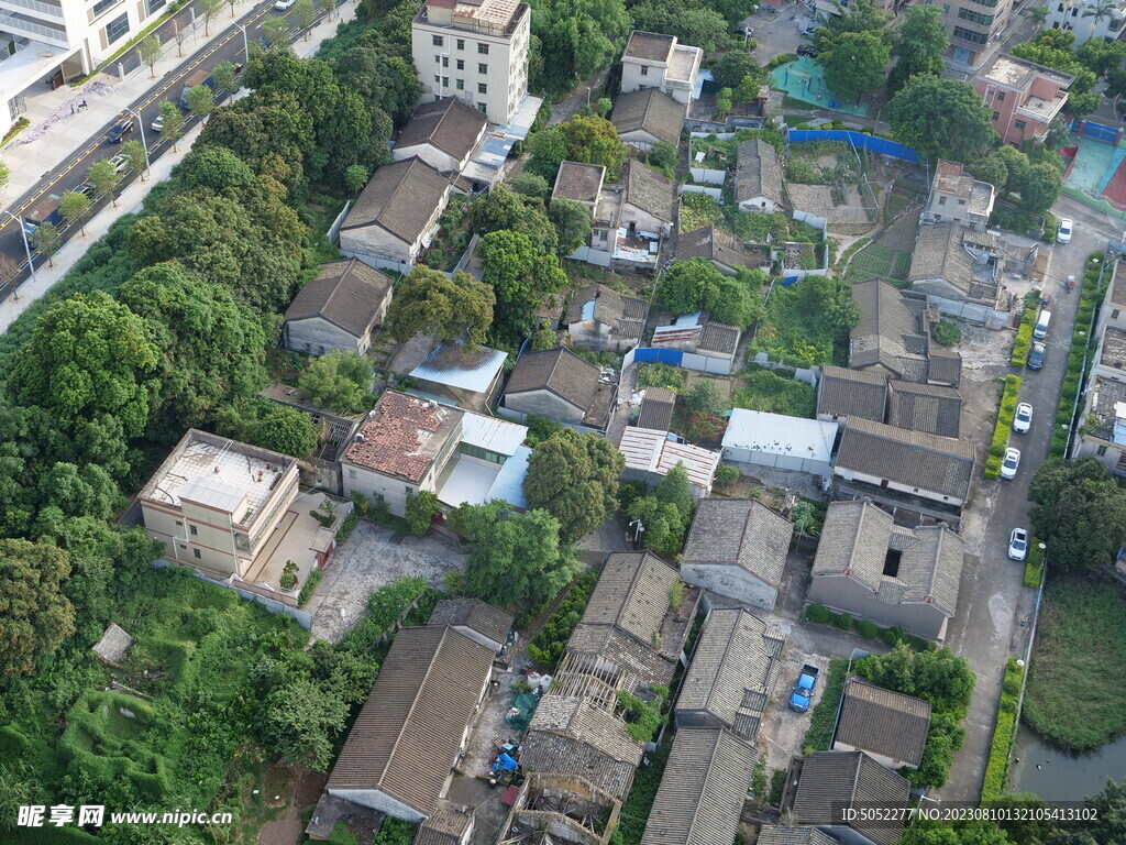 废弃旧建筑群