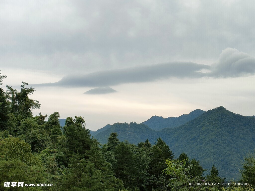 群山之巅