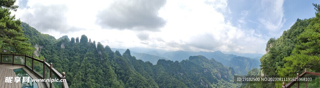山峰奇观