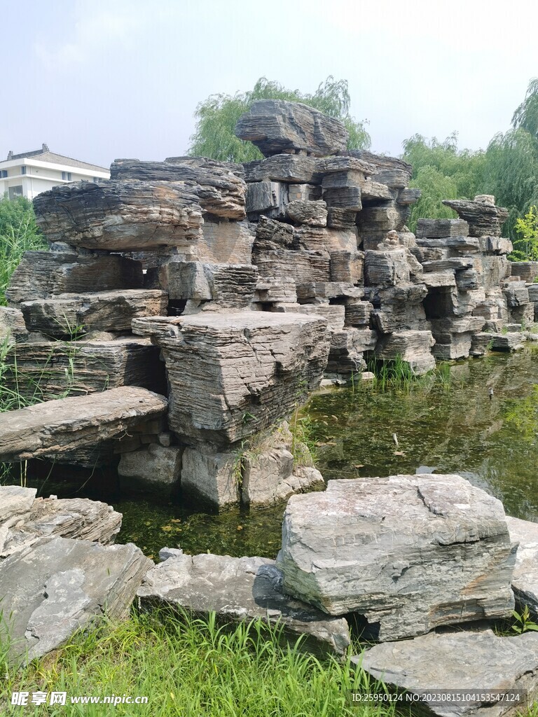 假山