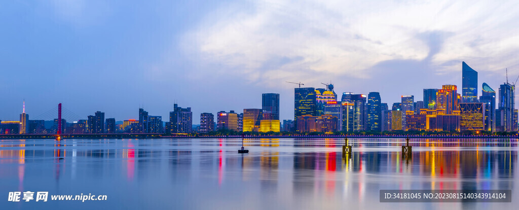 城市建筑夜景