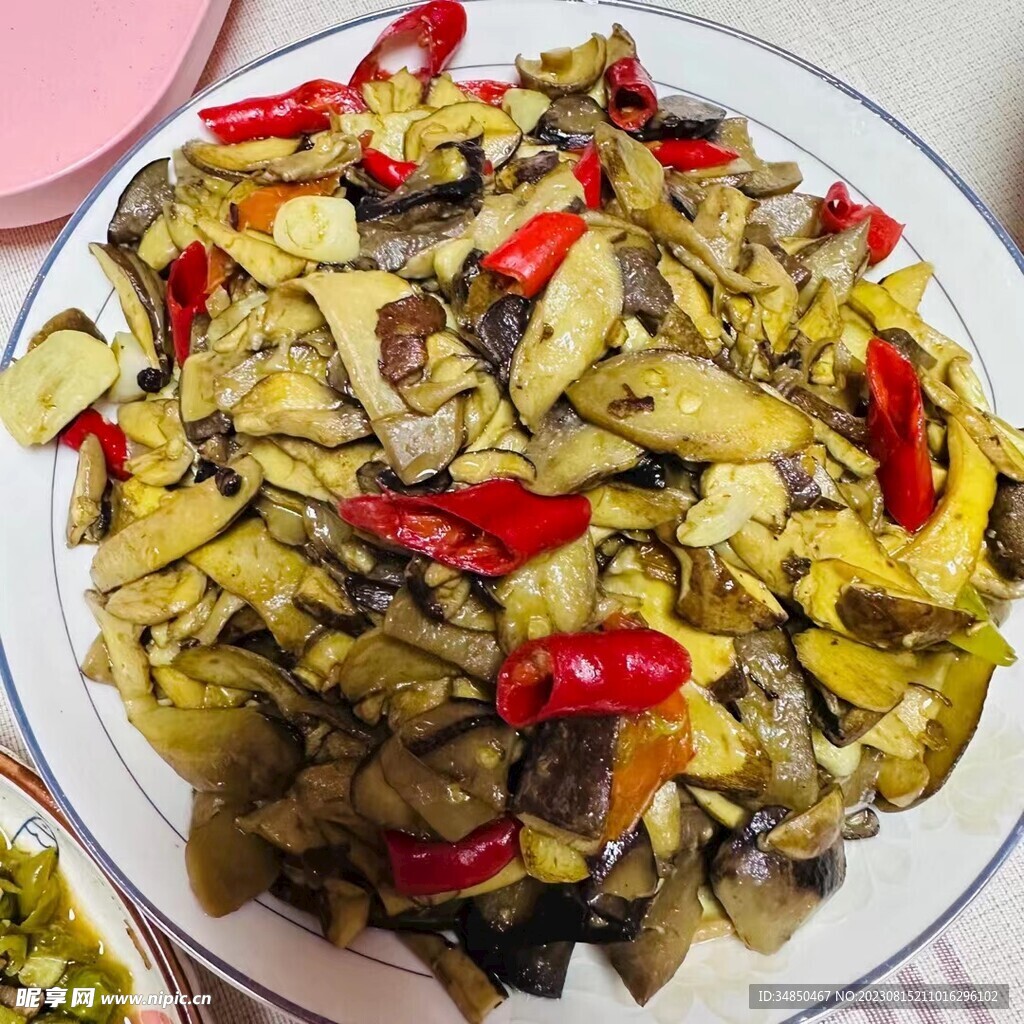 蘑菇炒肉