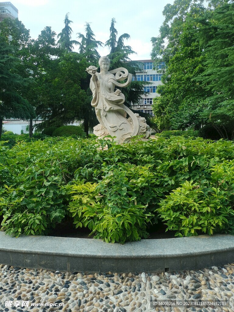 公园雕塑