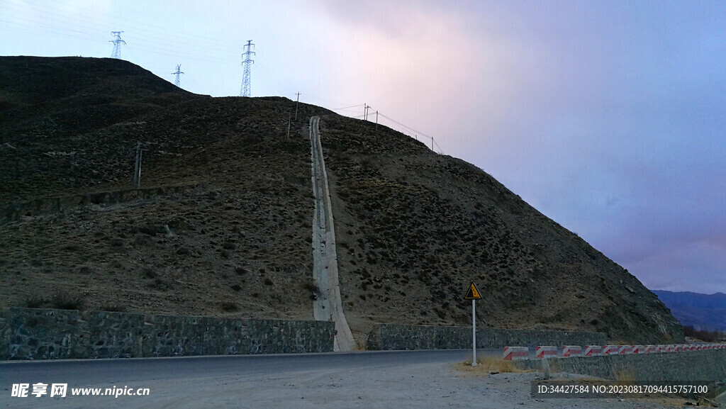 山脉和山路
