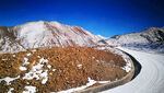 雪山和山路